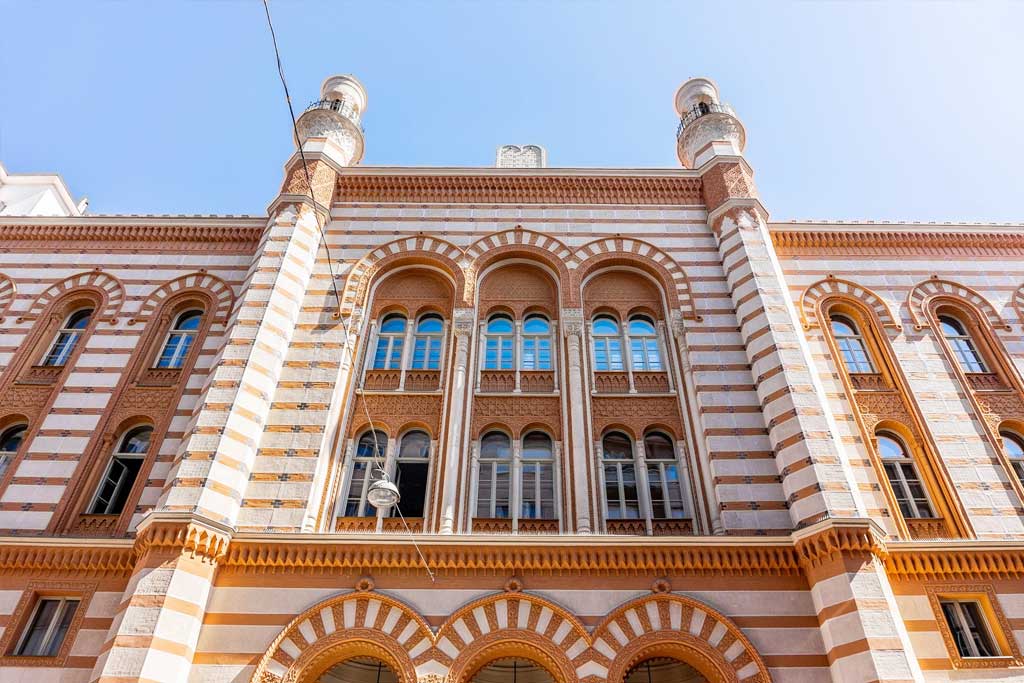 The Rumbach Street Synagogue