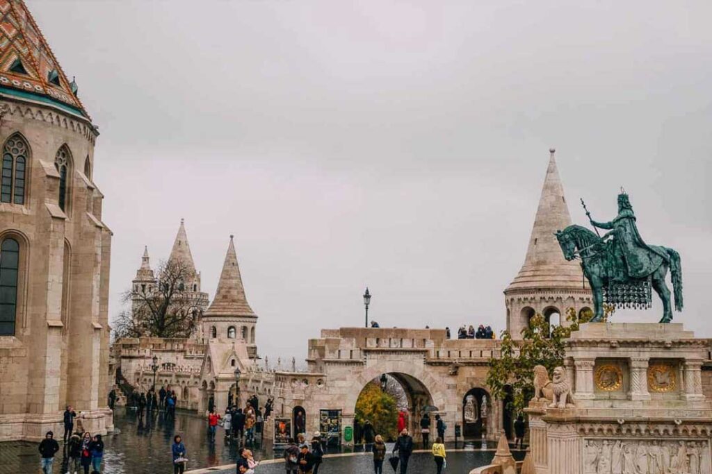 Navigate Budapest as an English speaker